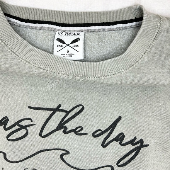 U.S. Vintage “Seas The Day” Prince Edward Island Cropped Crewneck Sweatshirt - Picture 7 of 8